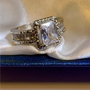 Elegant Silver Ring with Clear Gemstone